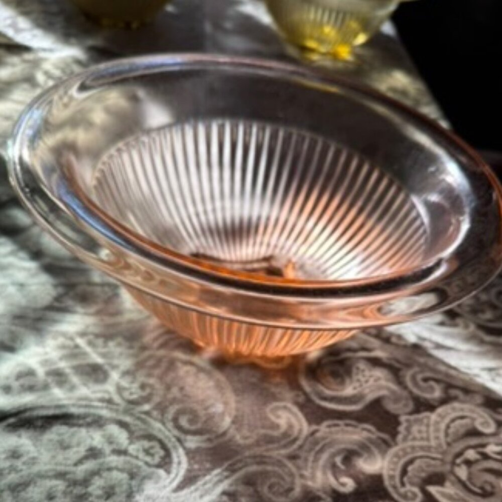 Vintage Pink Depression Glass bowl 8-1/2" wide